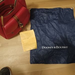 CHERRY/HOBO STYLE DOONEY AND BOURKE RED LEATHER SHOULDER BAG